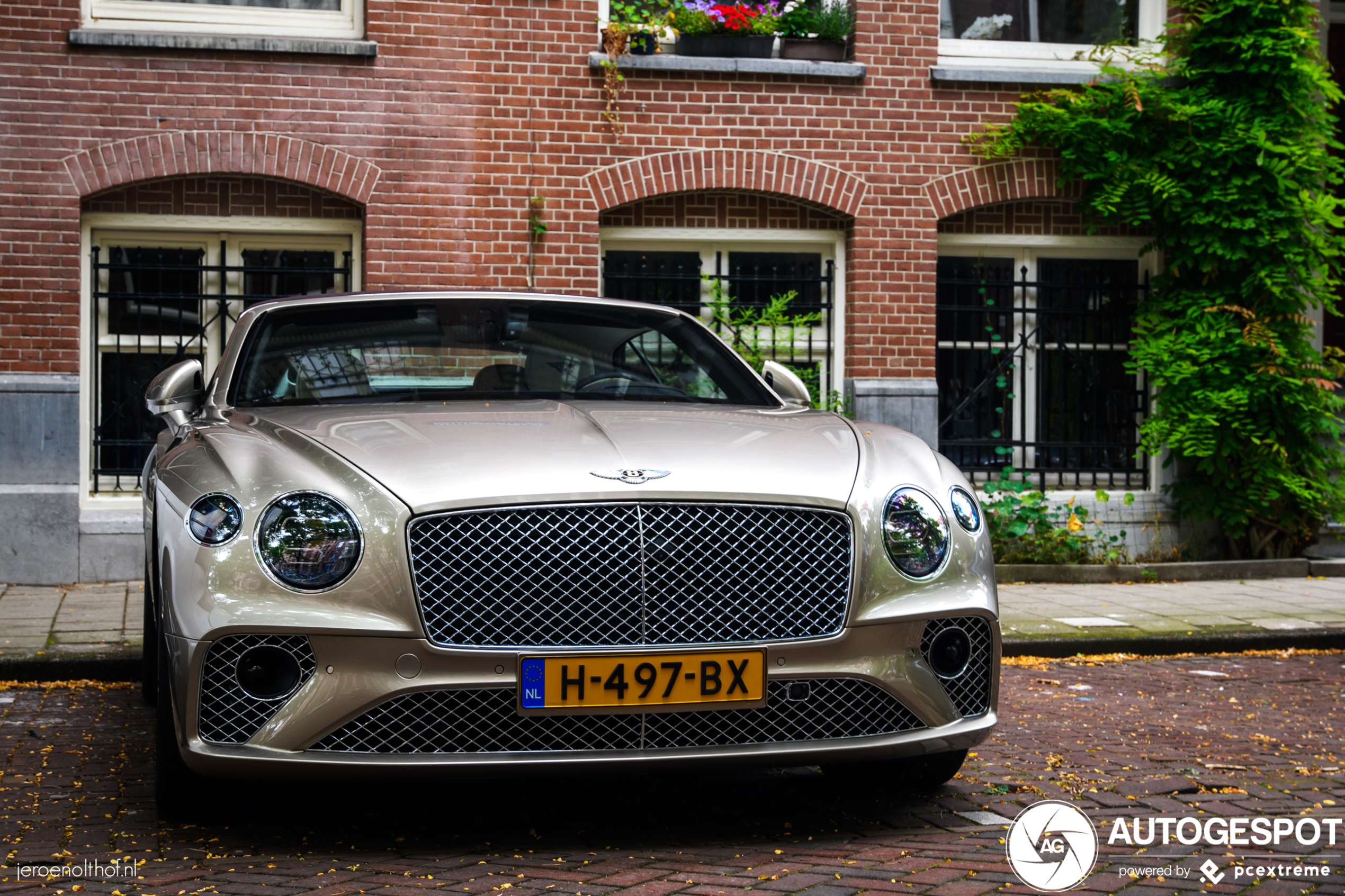 Bentley Continental GTC 2019