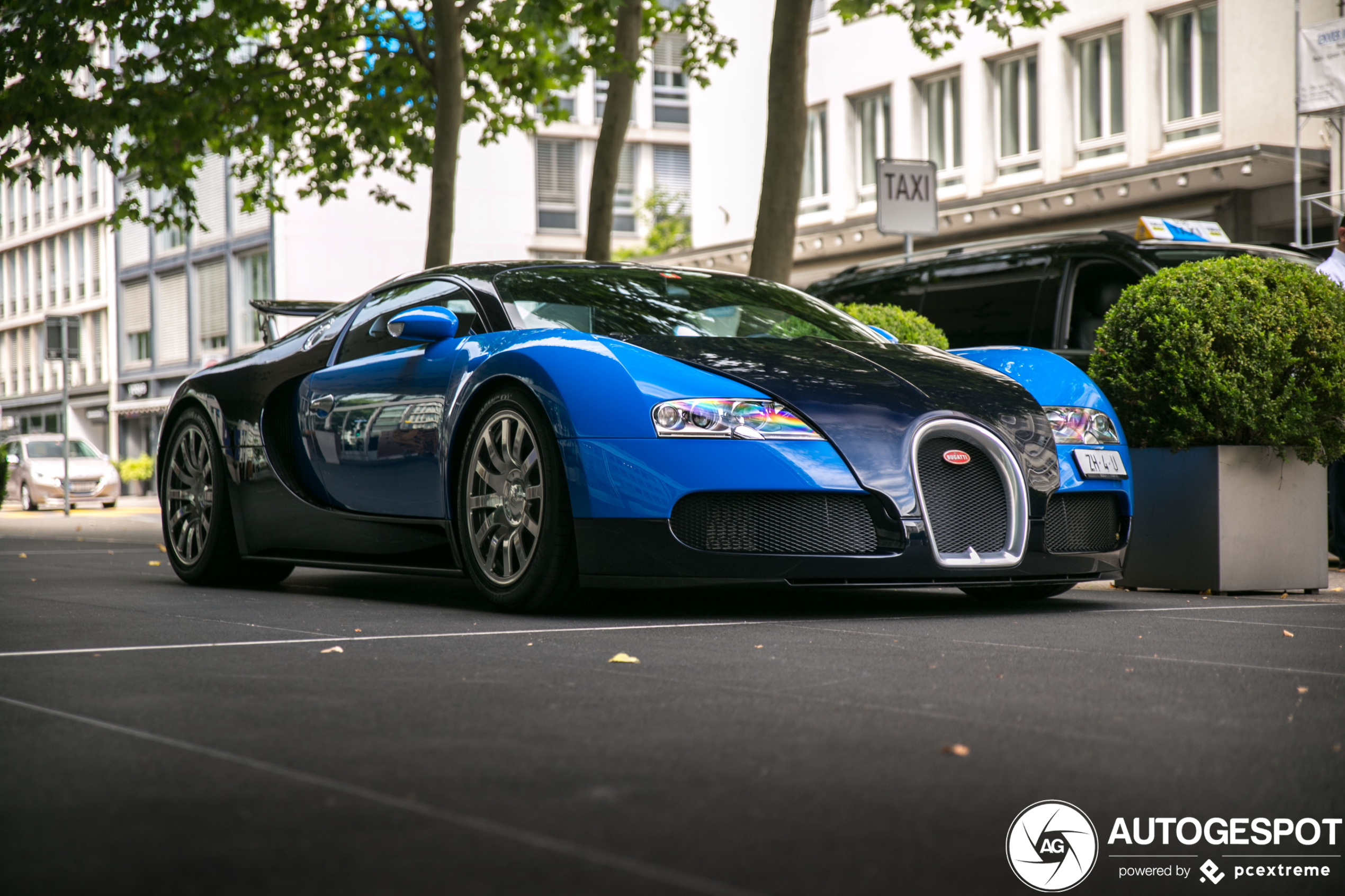 Bugatti Veyron 16.4 is zo trots als een pauw in Zürich