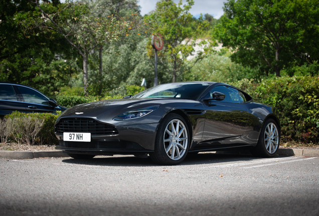 Aston Martin DB11 V8