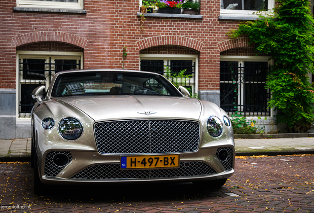 Bentley Continental GTC 2019