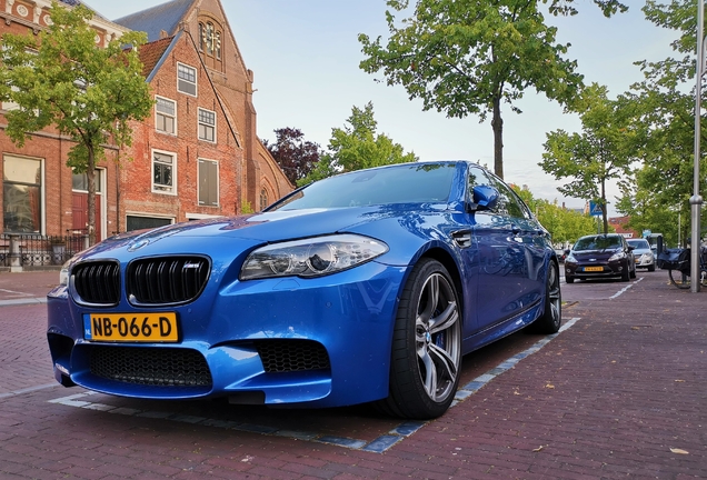 BMW M5 F10 2011