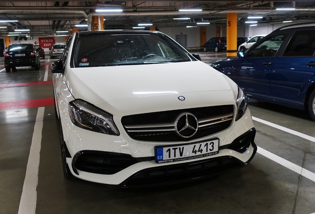 Mercedes-AMG A 45 W176 2015