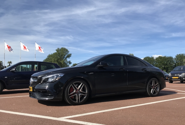 Mercedes-Benz CLA 45 AMG C117