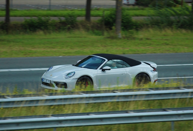 Porsche 992 Carrera 4S Cabriolet