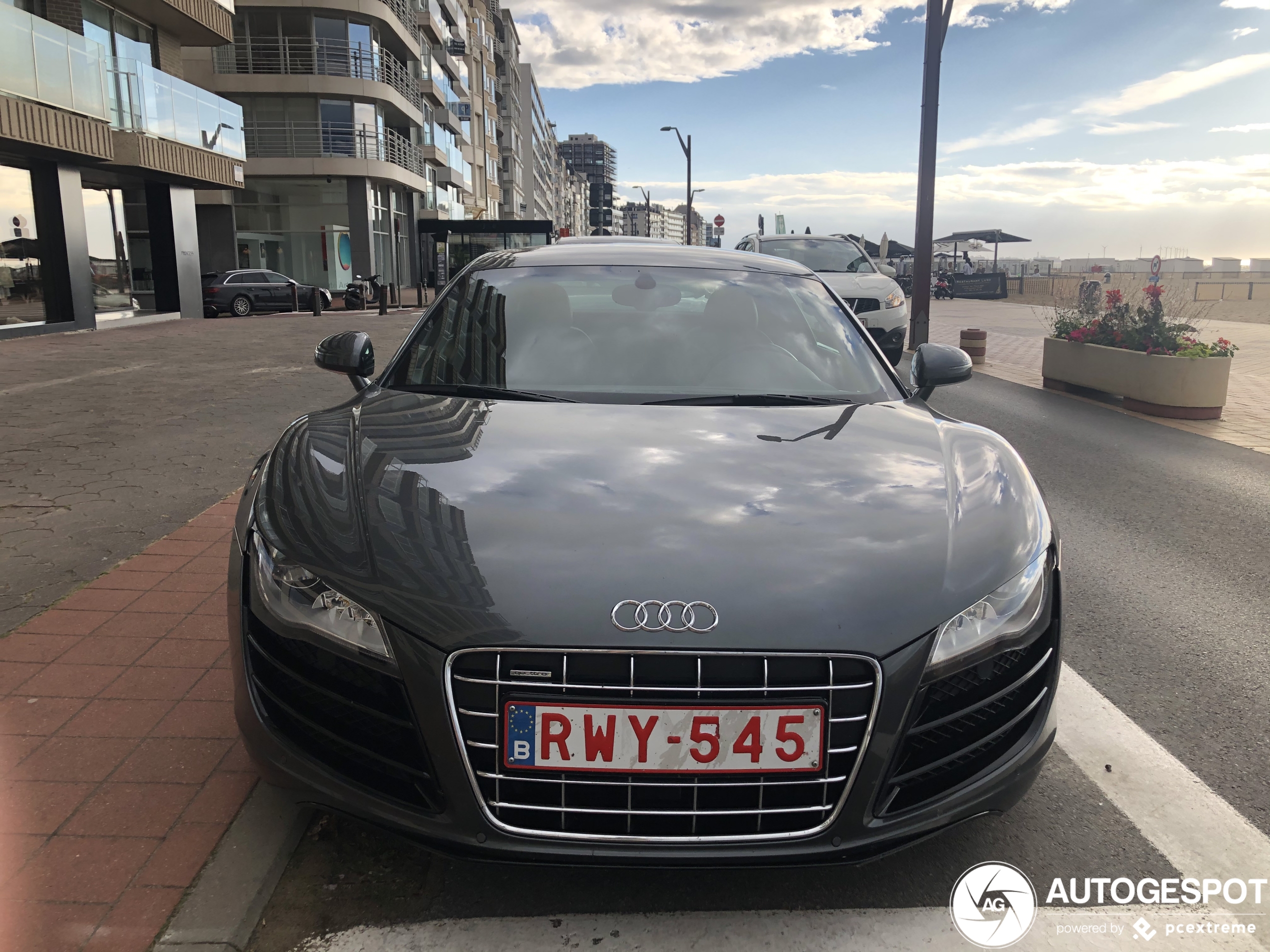 Audi R8 V10