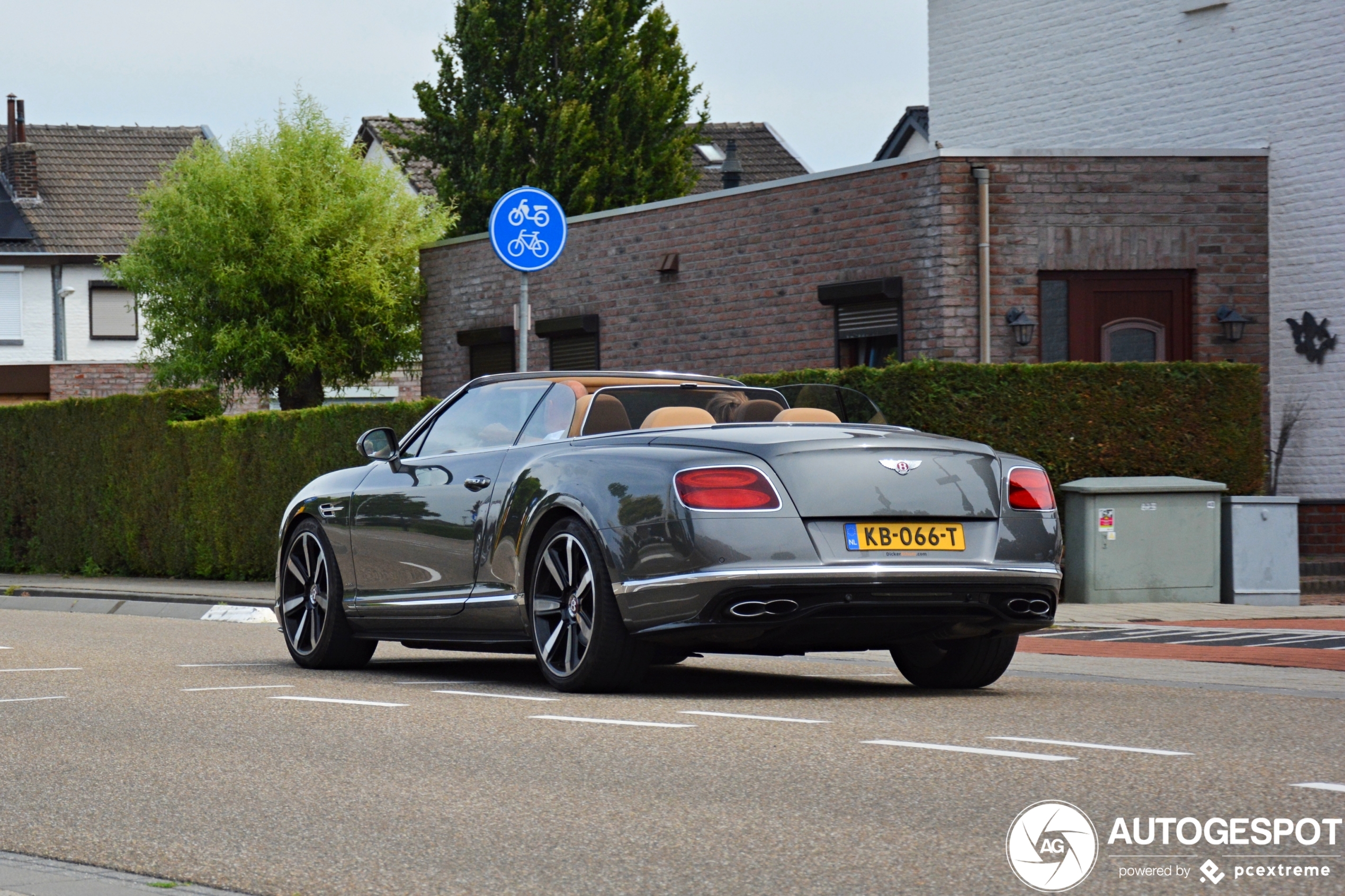 Bentley Continental GTC V8 S 2016