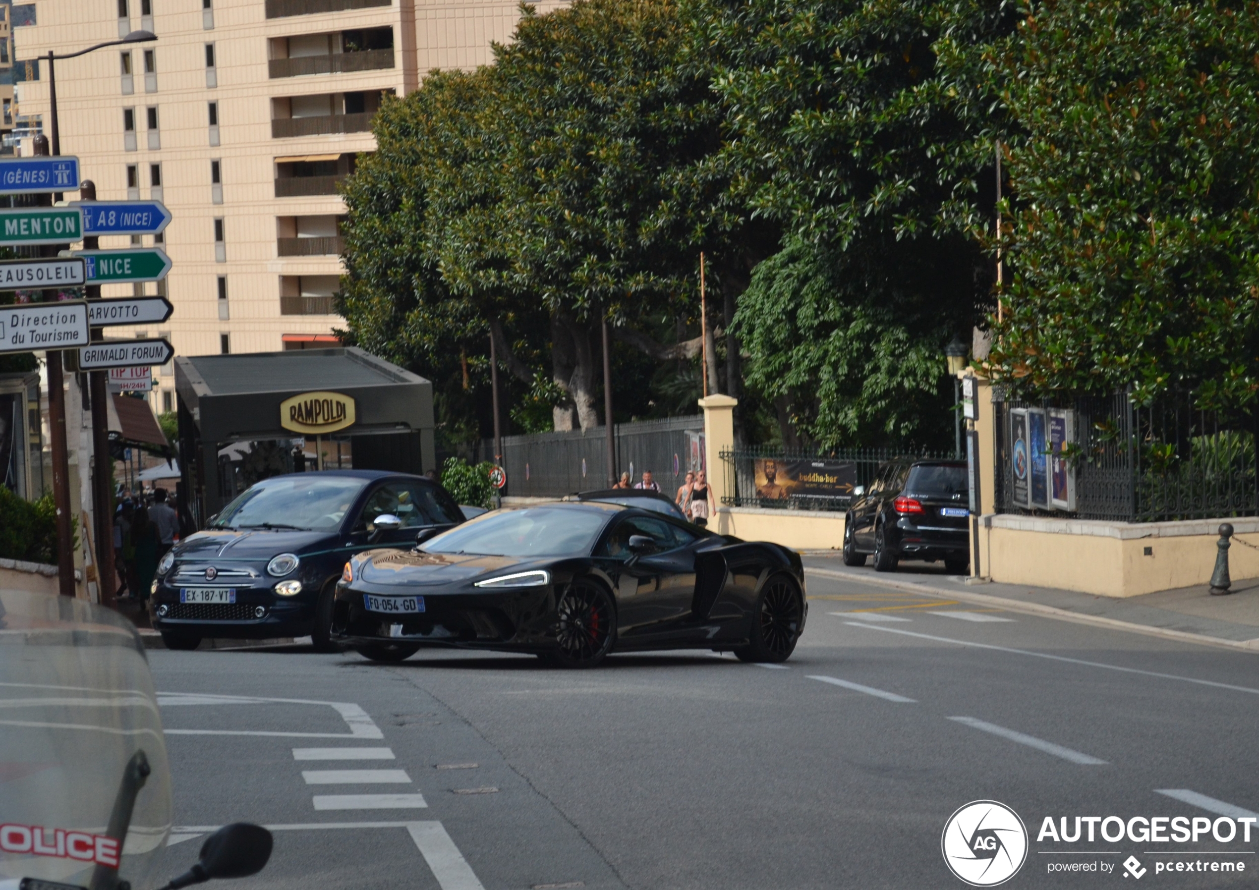 McLaren GT