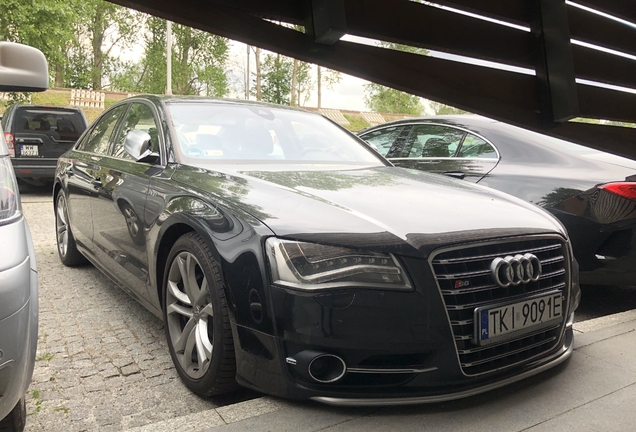 Audi S8 D4