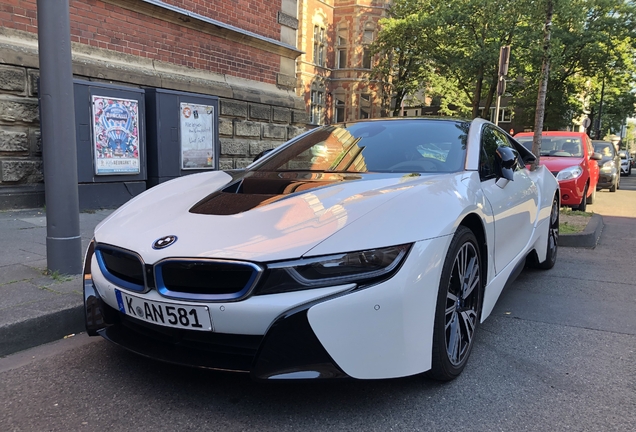 BMW i8