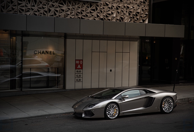 Lamborghini Aventador LP700-4