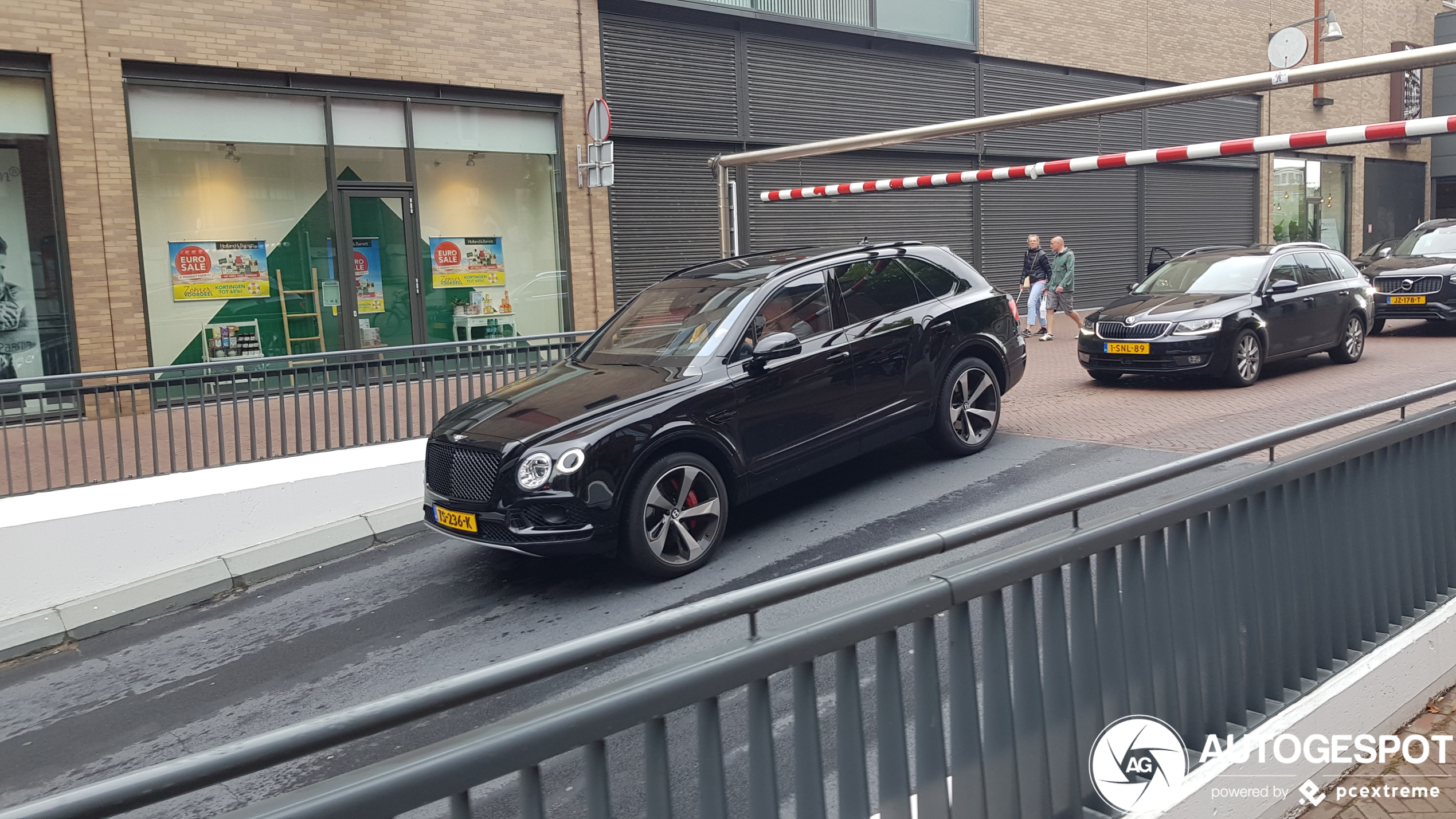 Bentley Bentayga V8