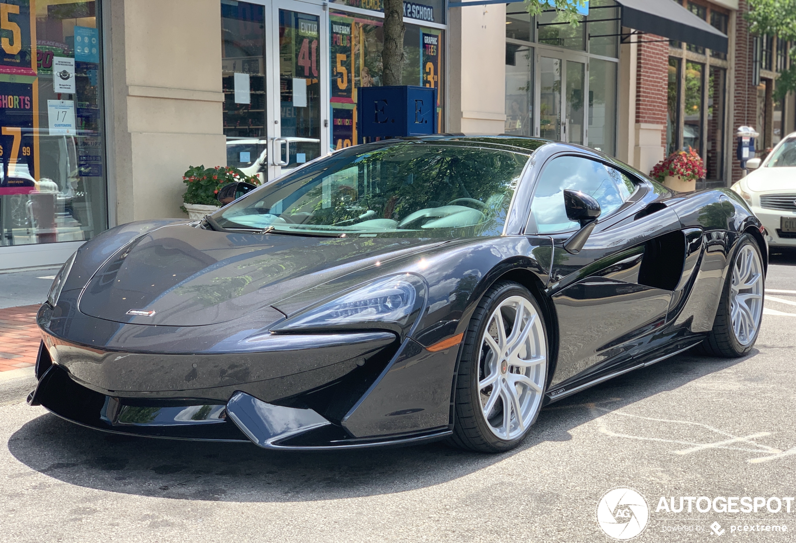 McLaren 570GT