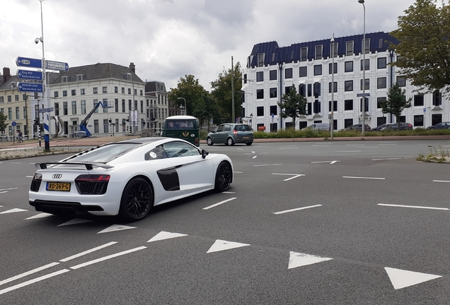 Audi R8 V10 Plus 2015