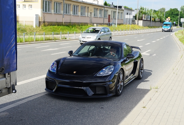 Porsche 718 Cayman GT4