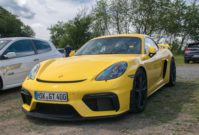 Porsche 718 Cayman GT4