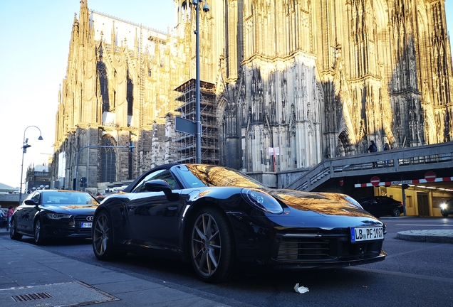 Porsche 992 Carrera 4S Cabriolet