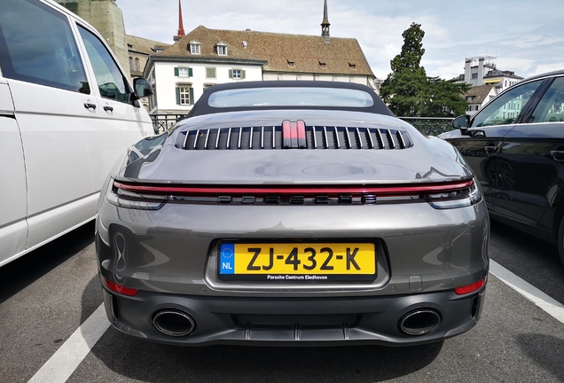 Porsche 992 Carrera 4S Cabriolet