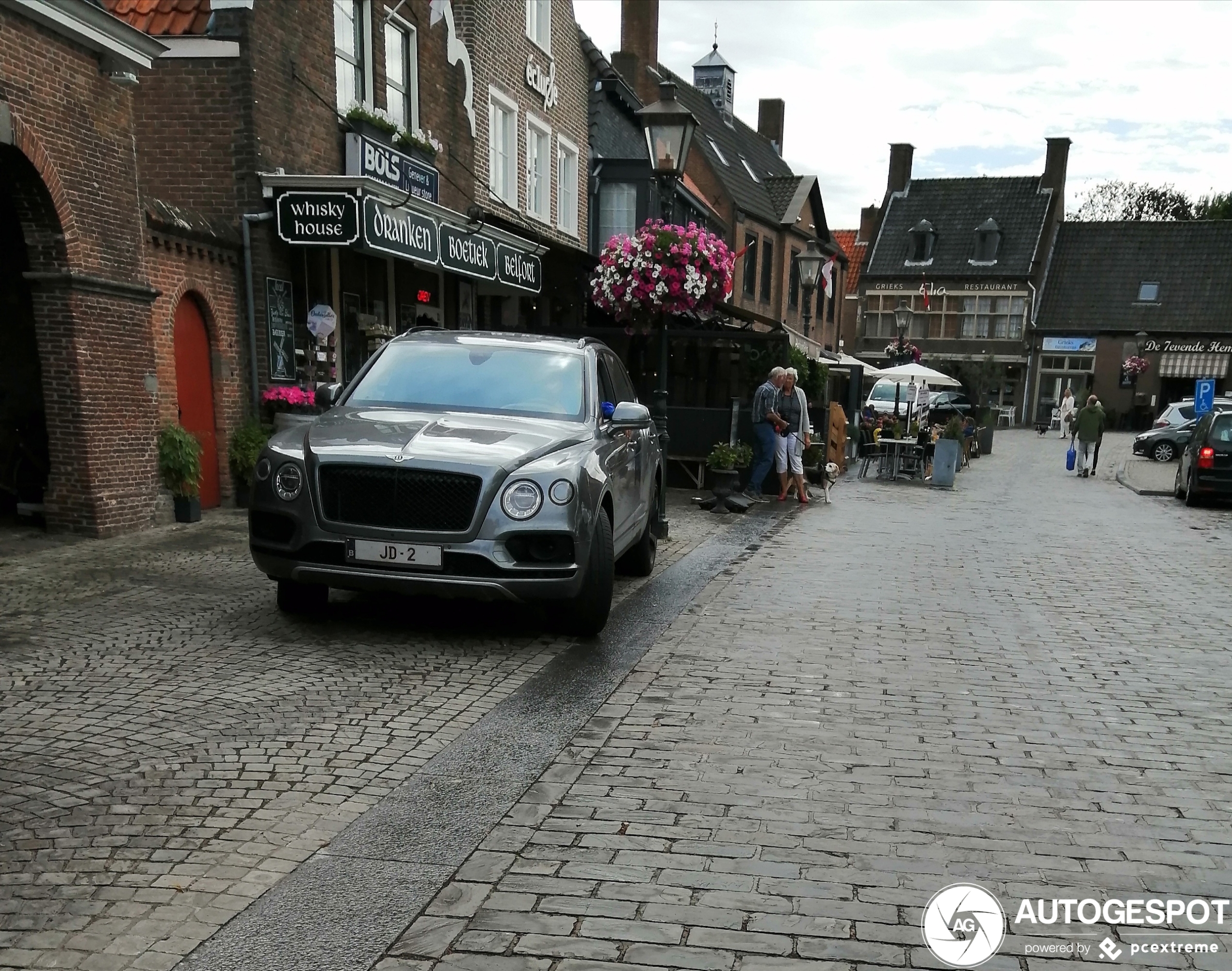 Bentley Bentayga V8