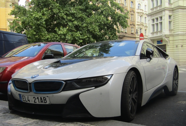 BMW i8