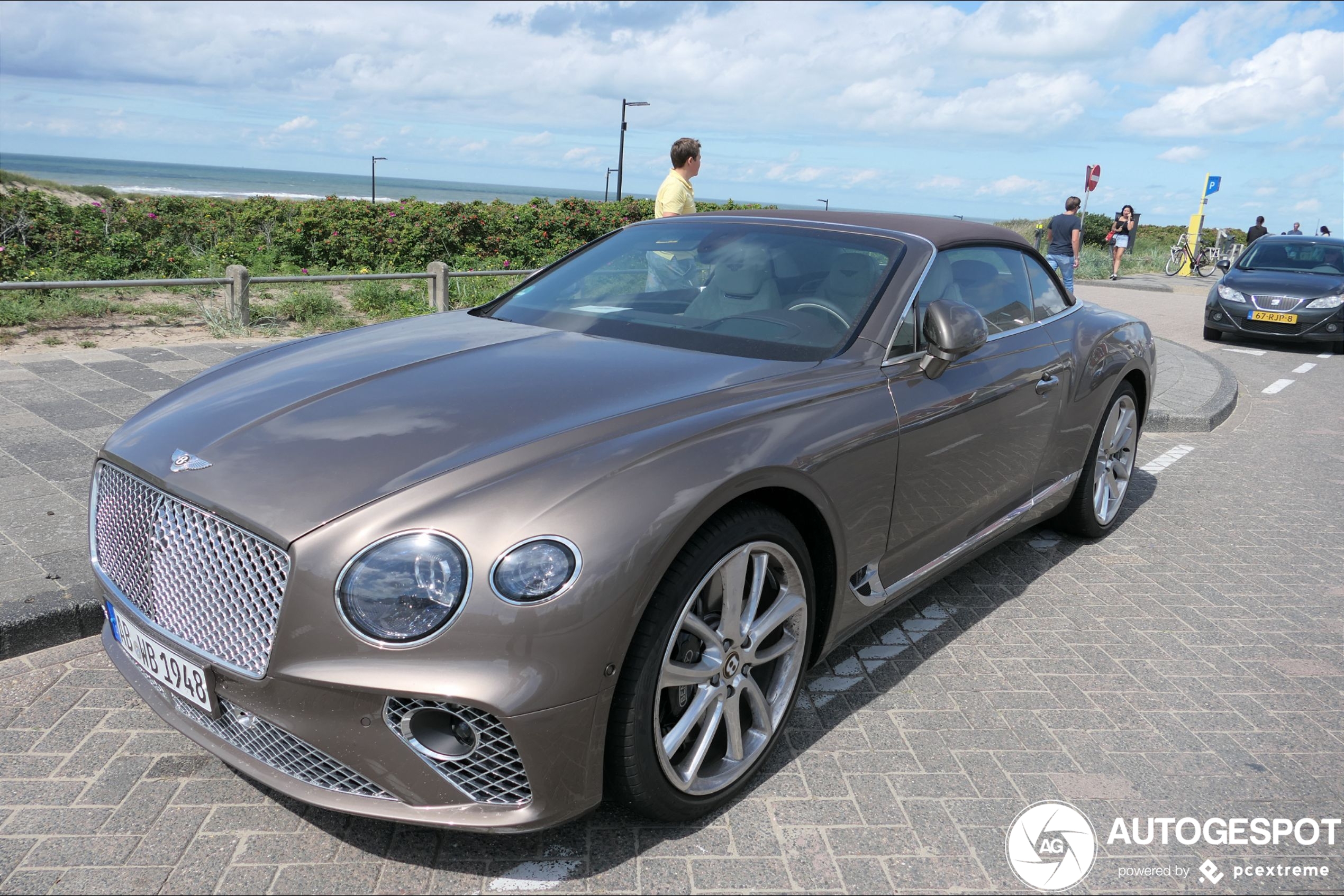 Bentley Continental GTC 2019