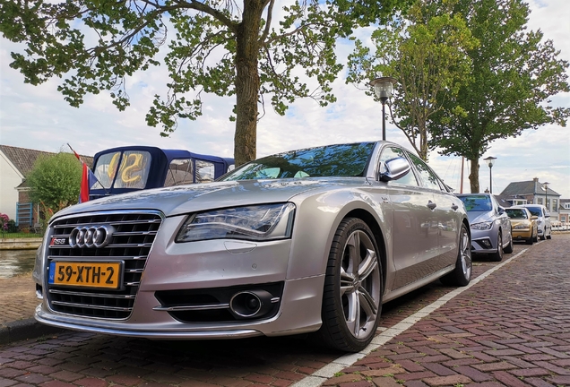 Audi S8 D4