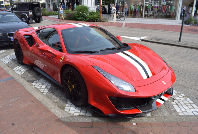 Ferrari 488 Pista