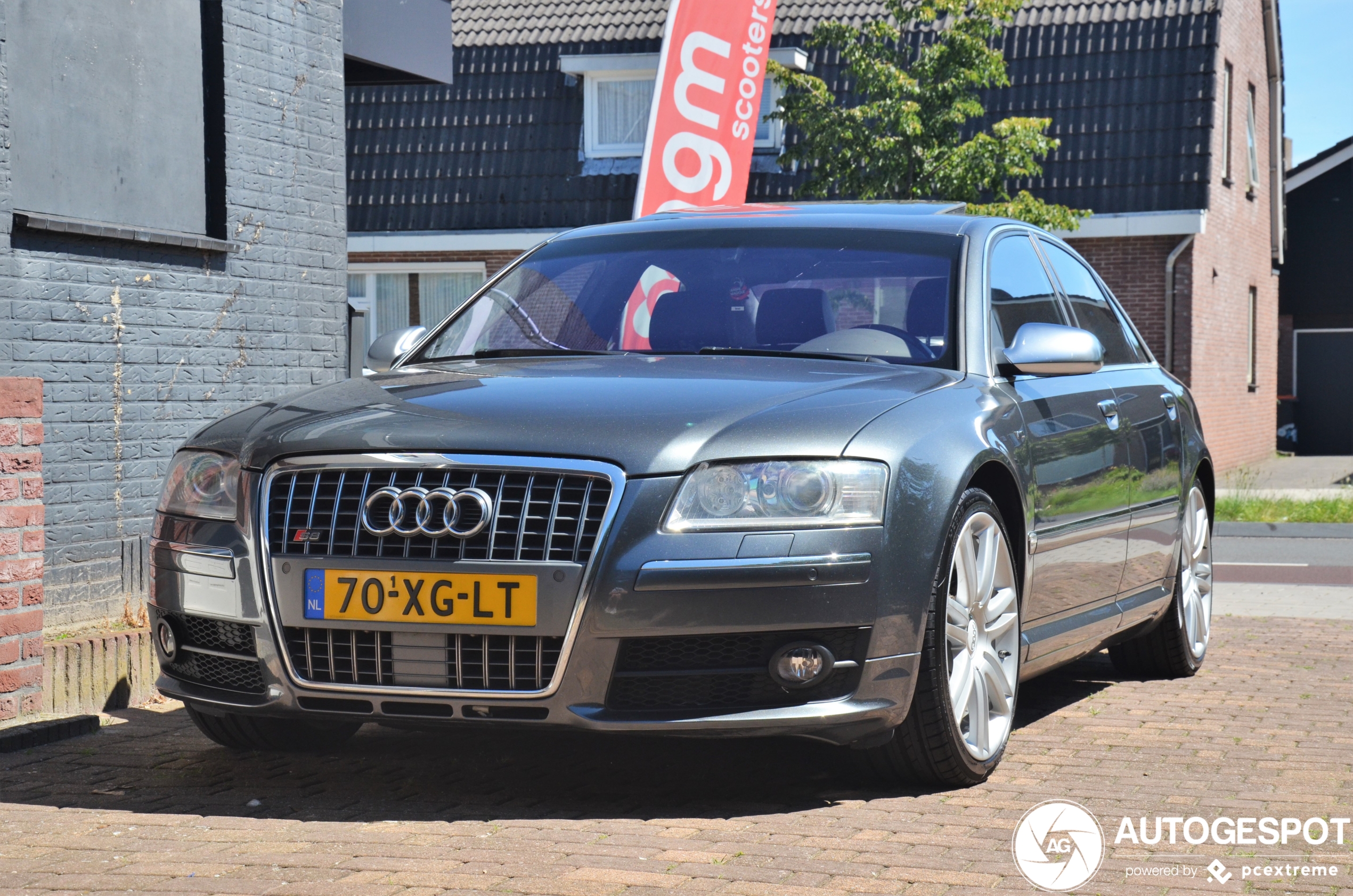 Audi S8 D3