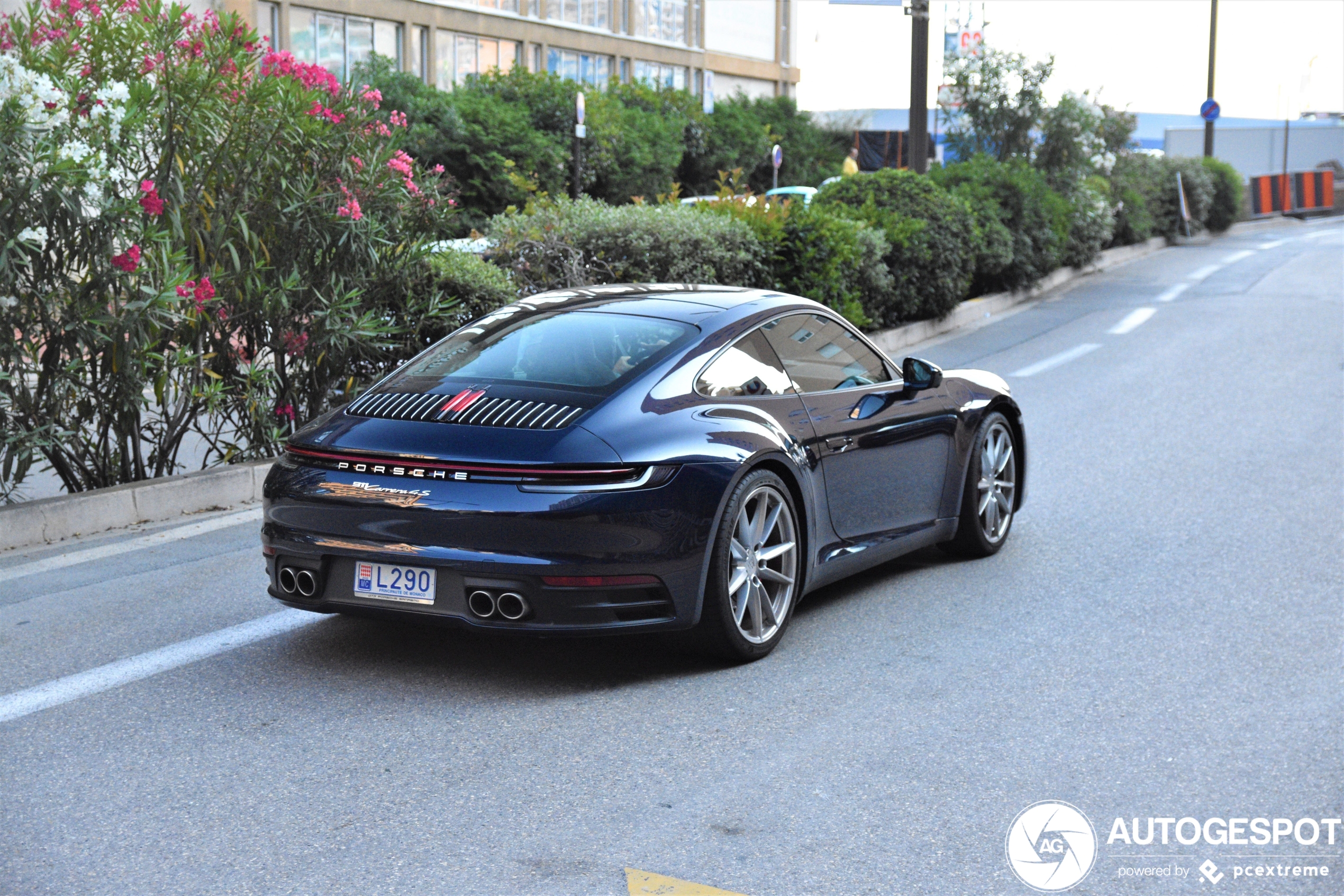 Porsche 992 Carrera 4S