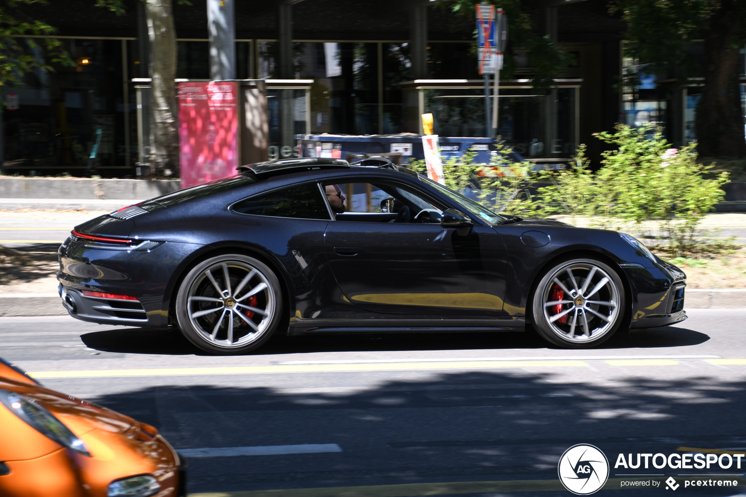 Porsche 992 Carrera 4S