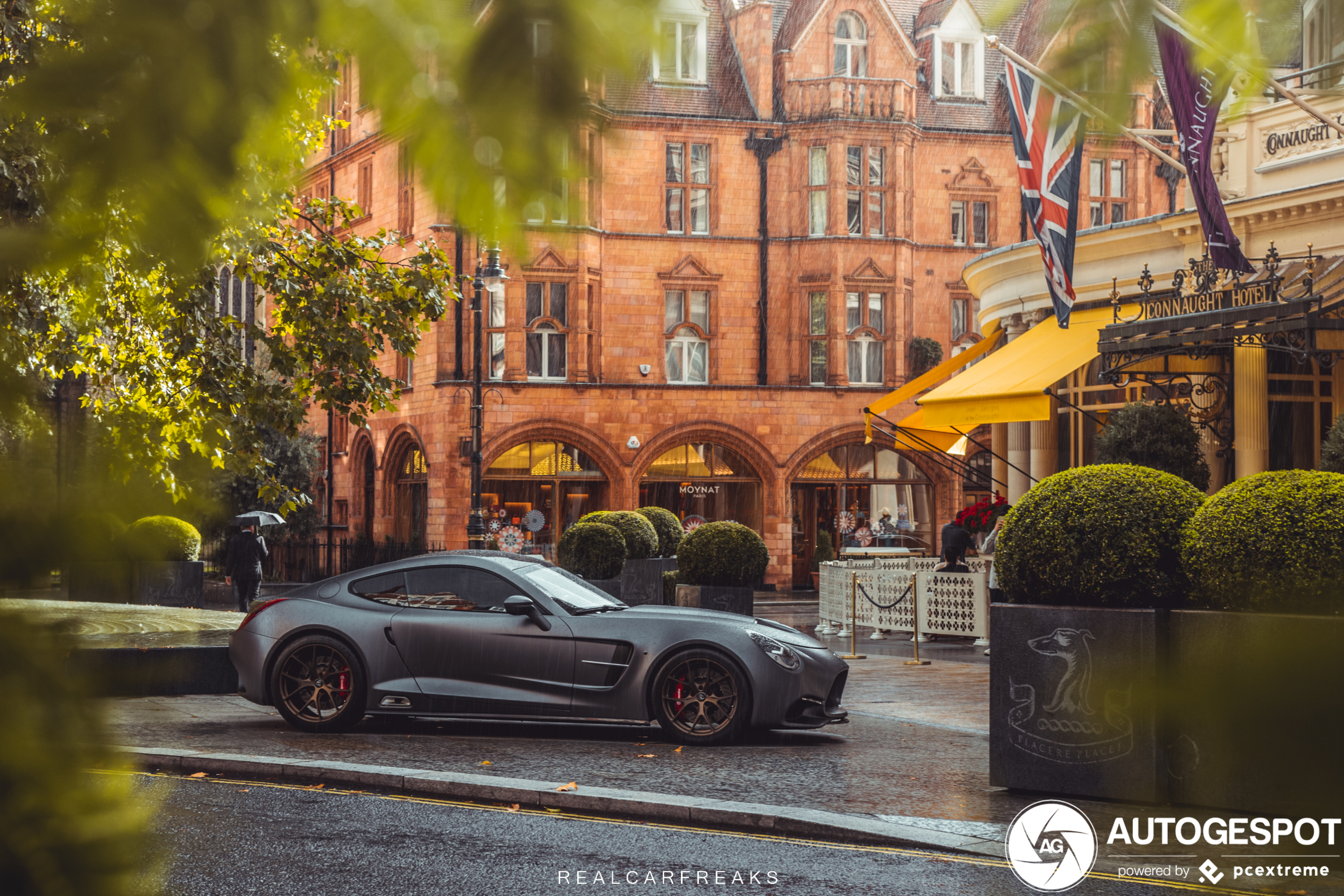 Puritalia Berlinetta laat zich verregenen in Londen