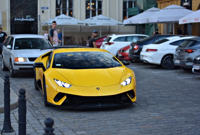 Lamborghini Huracán LP640-4 Performante