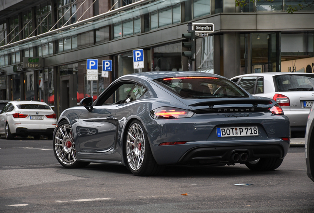 Porsche 718 Cayman S