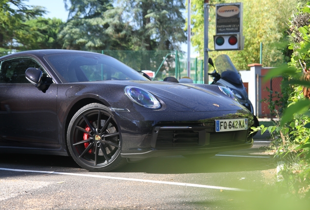 Porsche 992 Carrera 4S