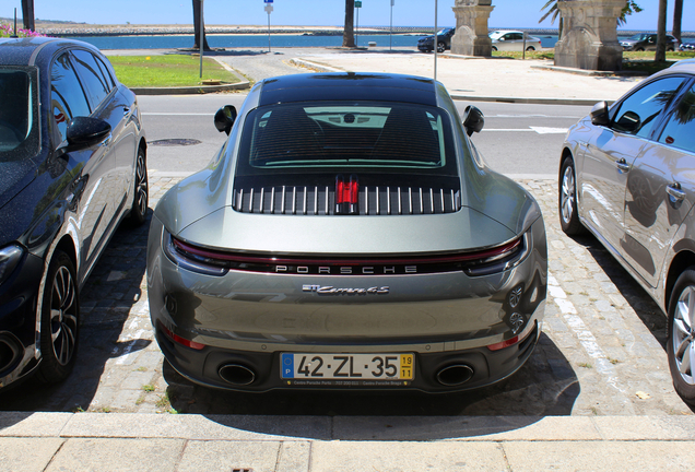 Porsche 992 Carrera 4S