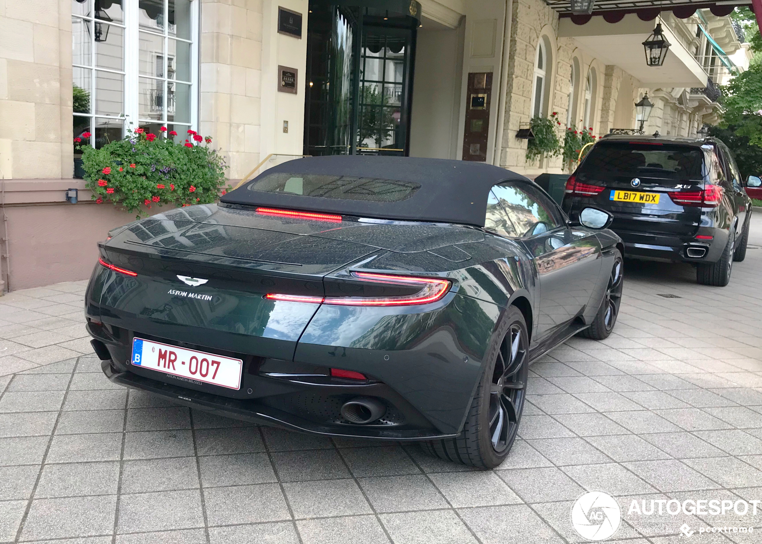 Aston Martin DB11 V8 Volante