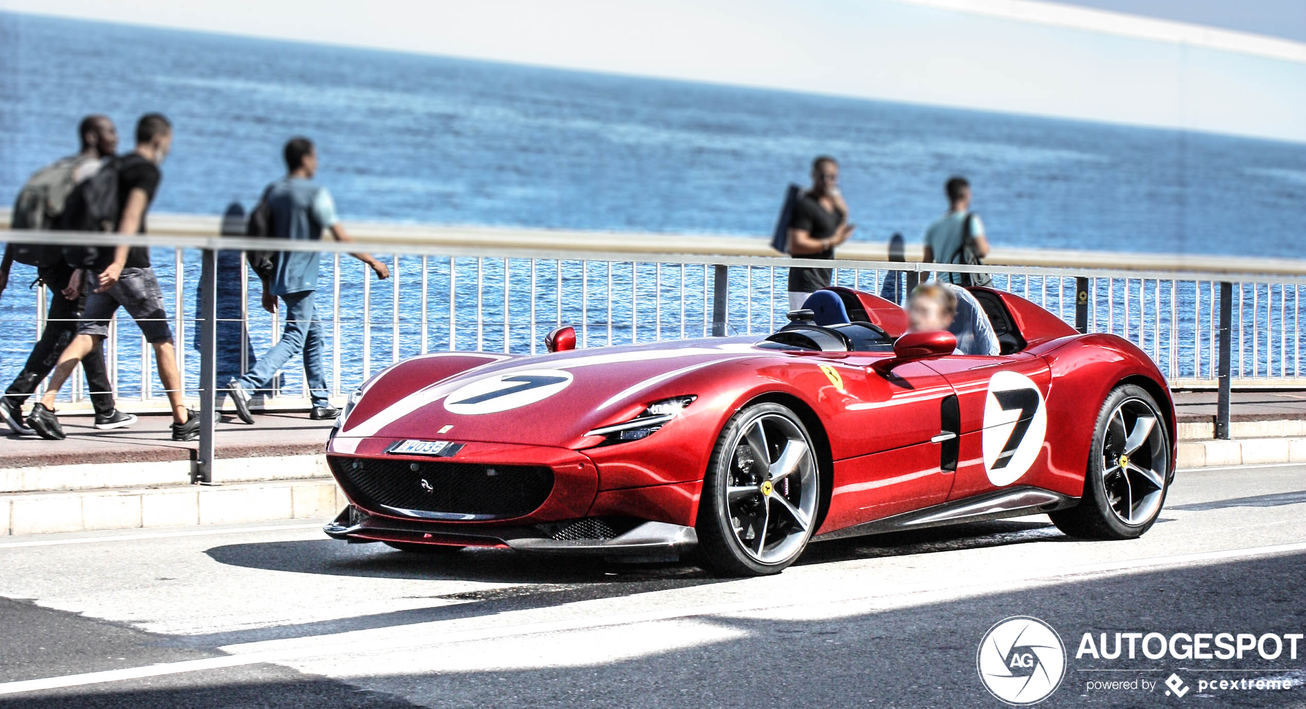 Ferrari Monza SP2 steelt de show in Monaco