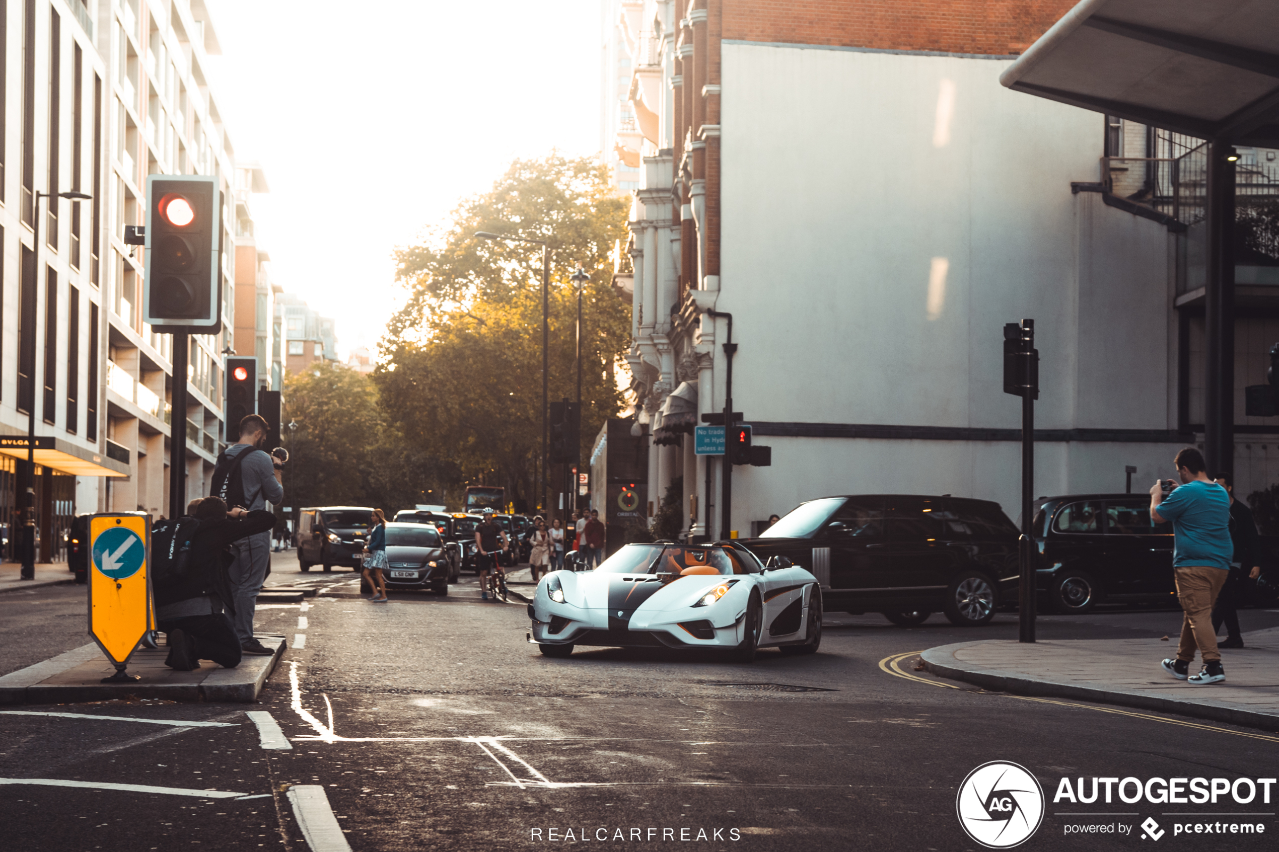 Konden we maar terug naar vorige zomer: Koenigsegg Regera in Londen