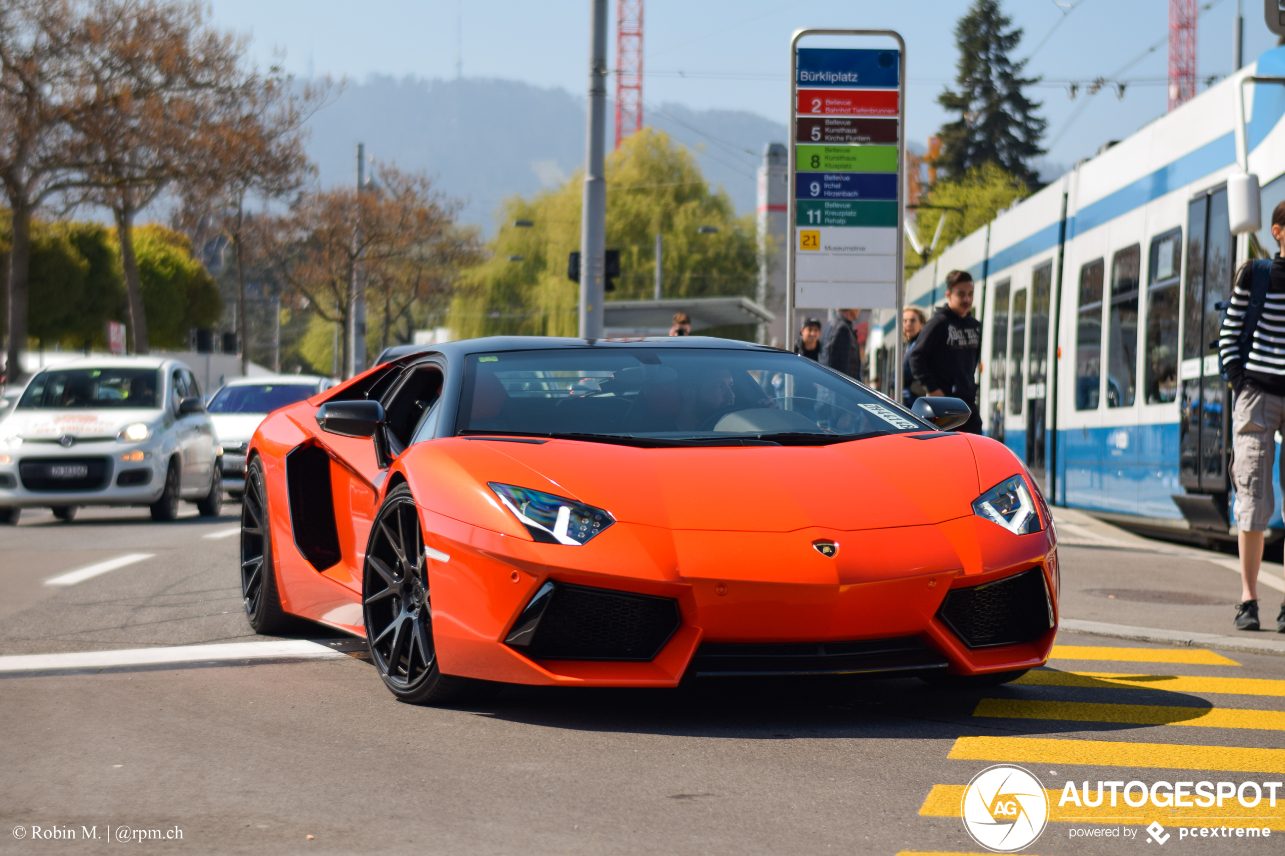 Lamborghini Aventador LP700-4