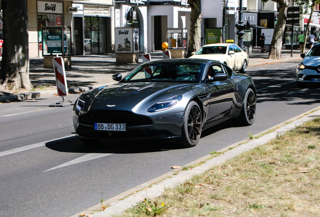 Aston Martin DB11 AMR