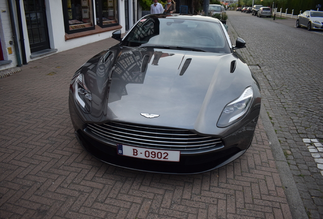 Aston Martin DB11