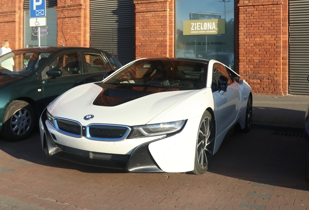 BMW i8