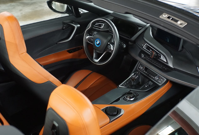 BMW i8 Roadster Ultimate Sophisto Edition