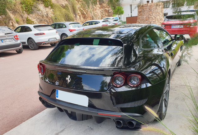 Ferrari GTC4Lusso