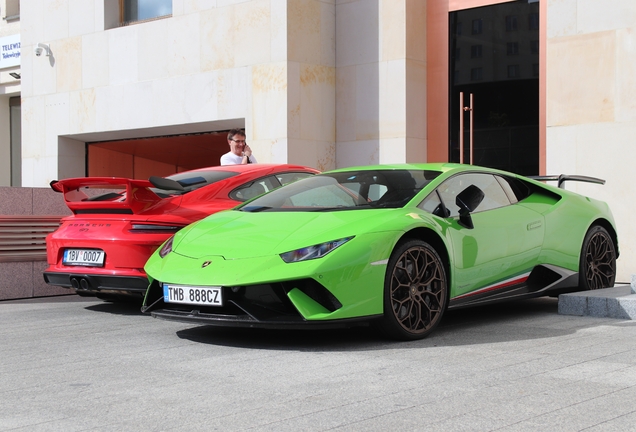 Lamborghini Huracán LP640-4 Performante