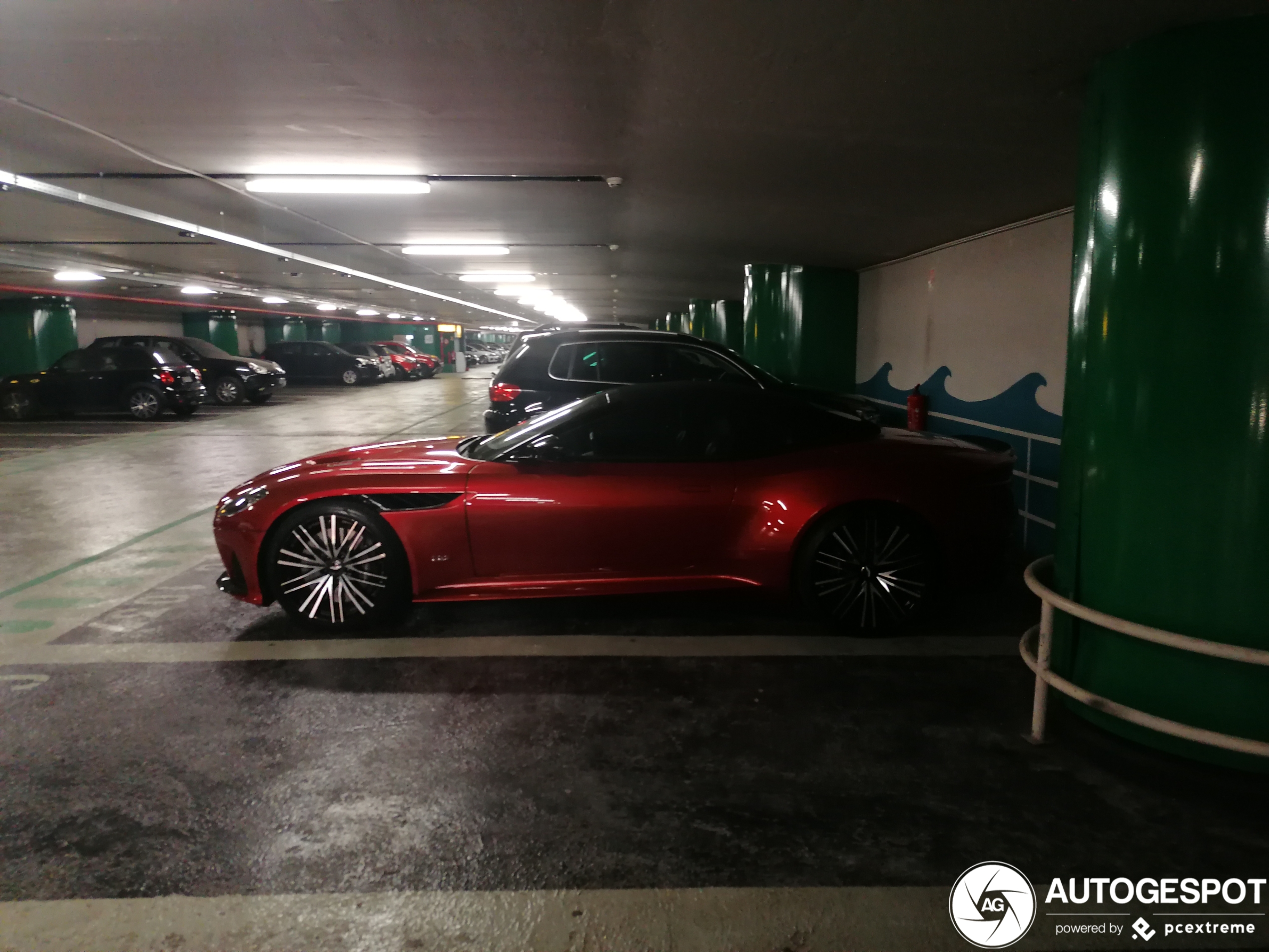 Aston Martin DBS Superleggera Volante