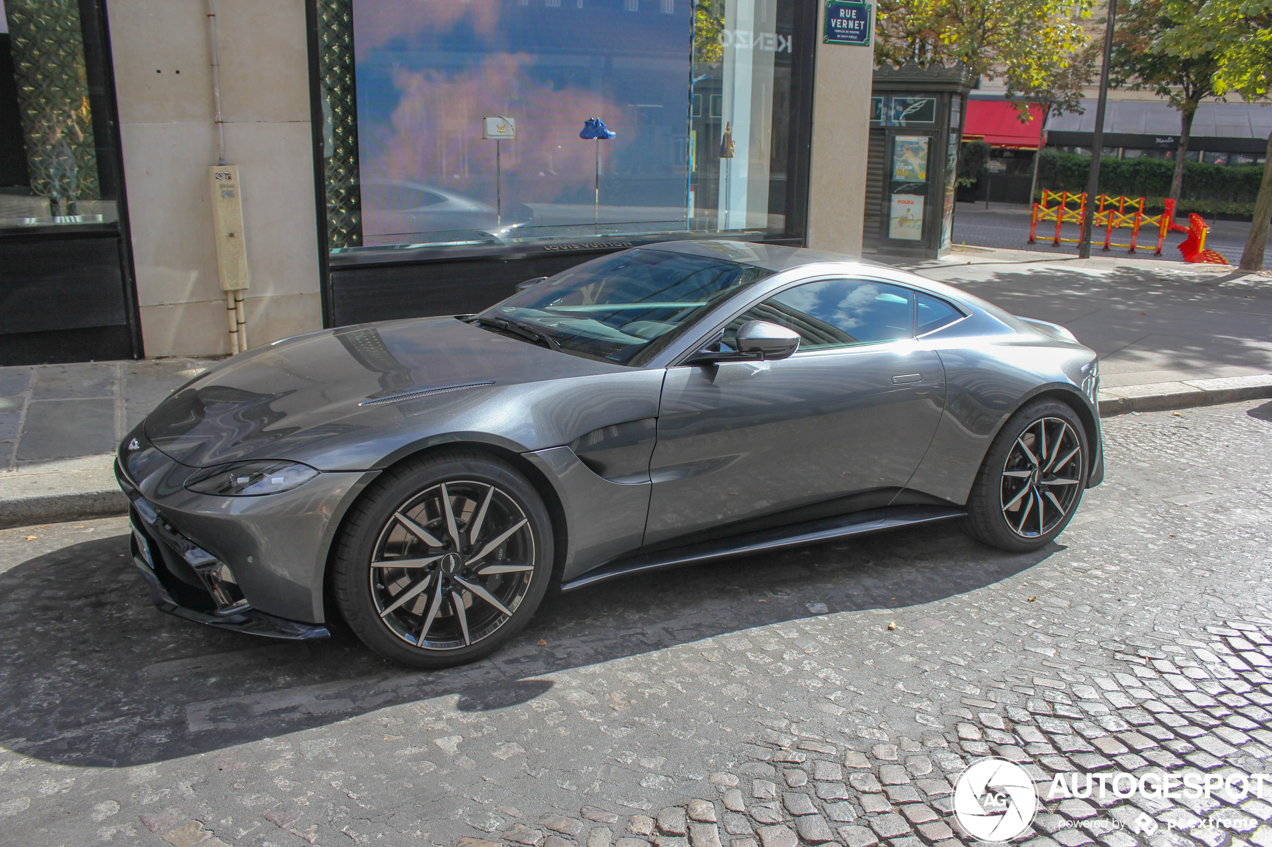 Aston Martin V8 Vantage 2018