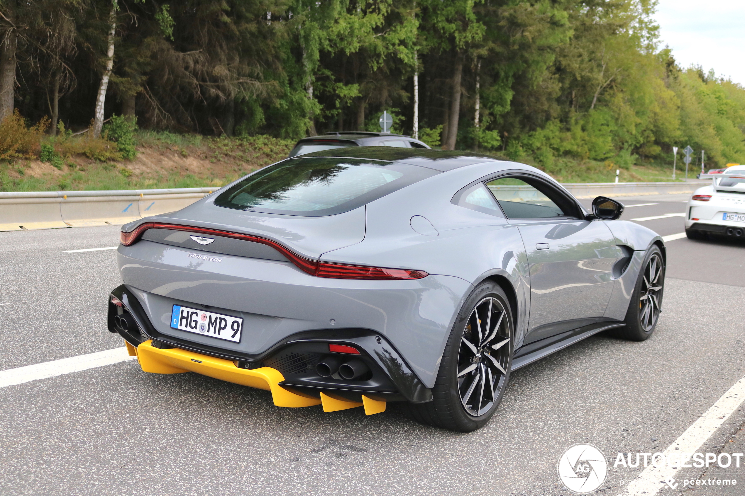 Aston Martin V8 Vantage 2018