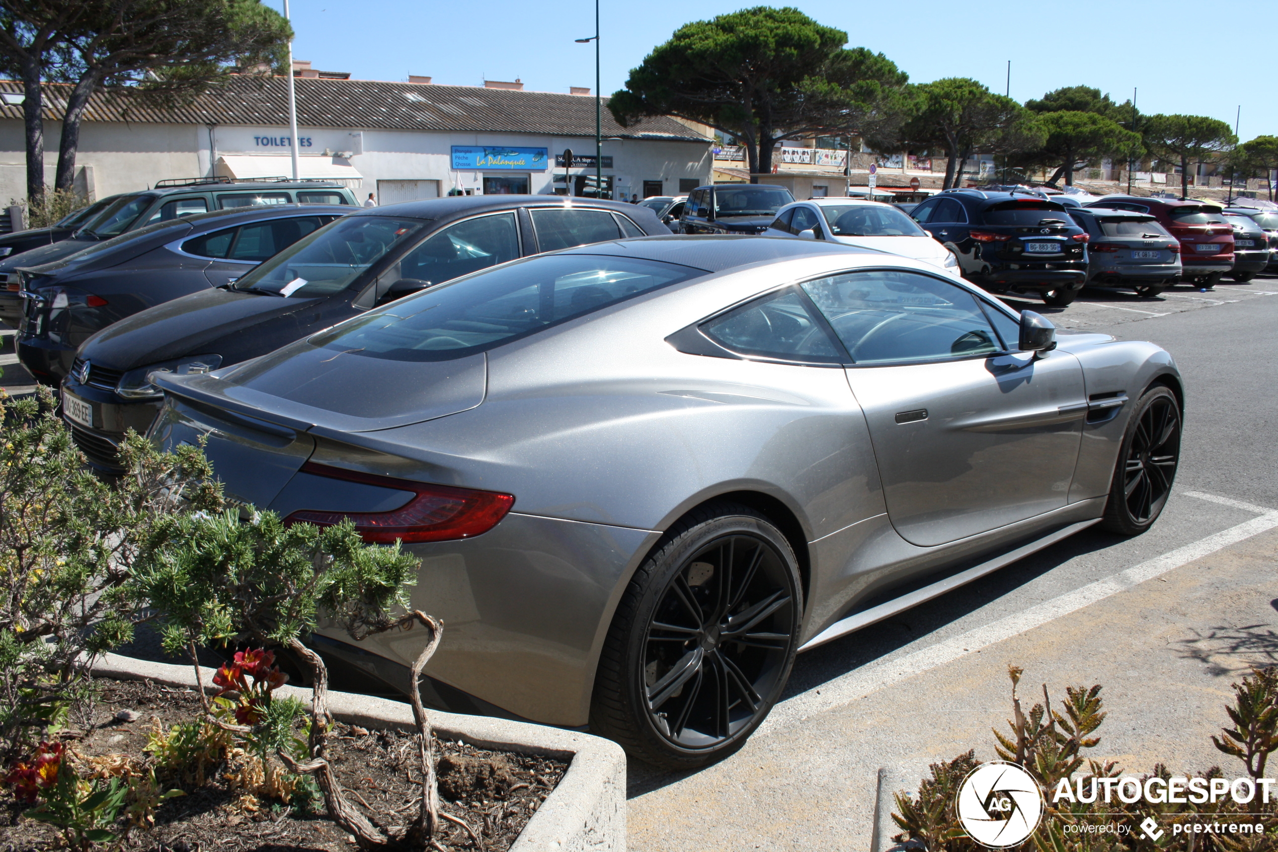 Aston Martin Vanquish 2013