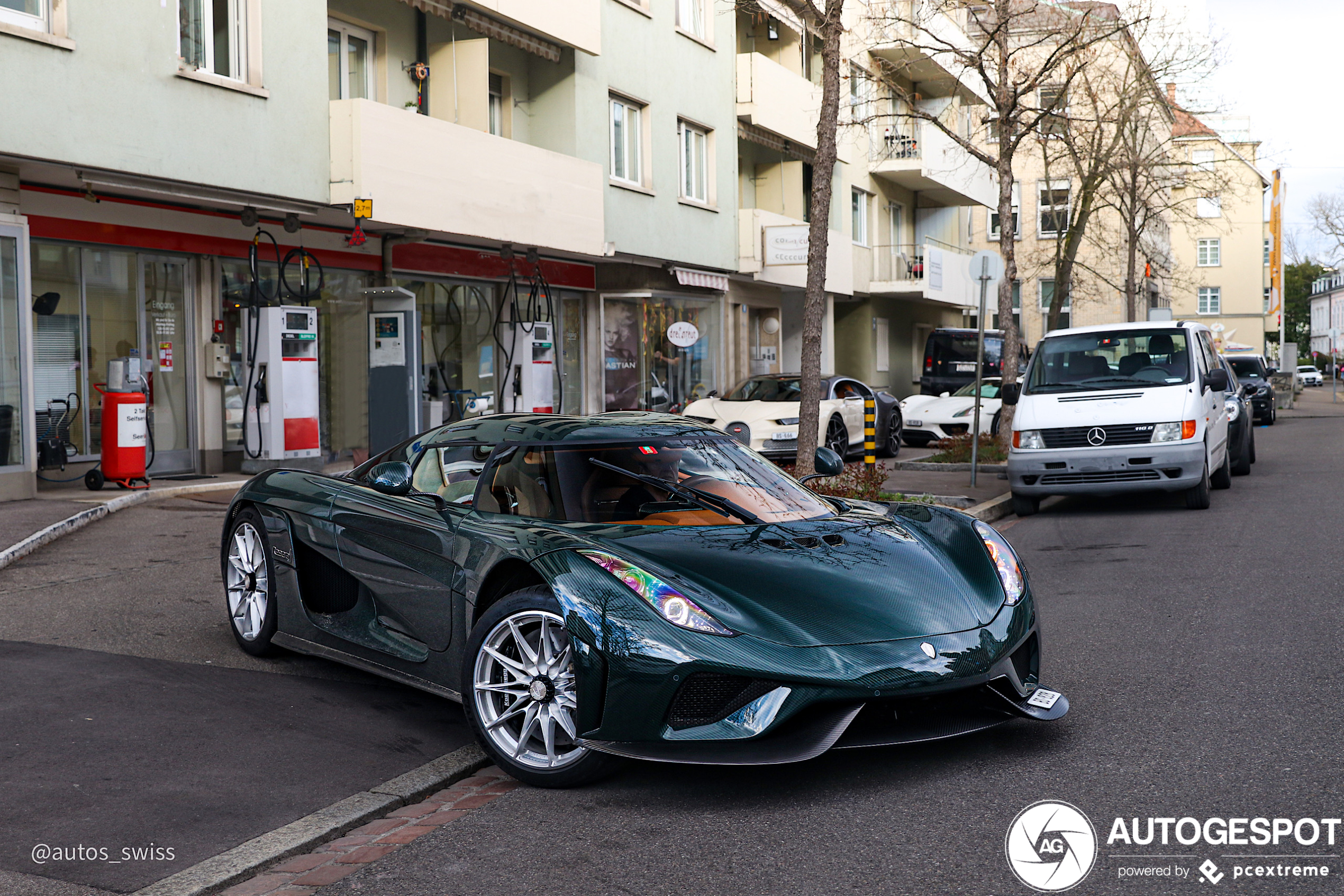 Koenigsegg Regera legt alles open en bloot in Basel