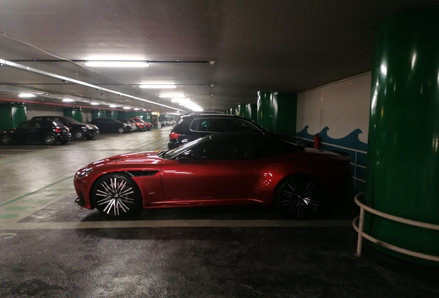 Aston Martin DBS Superleggera Volante